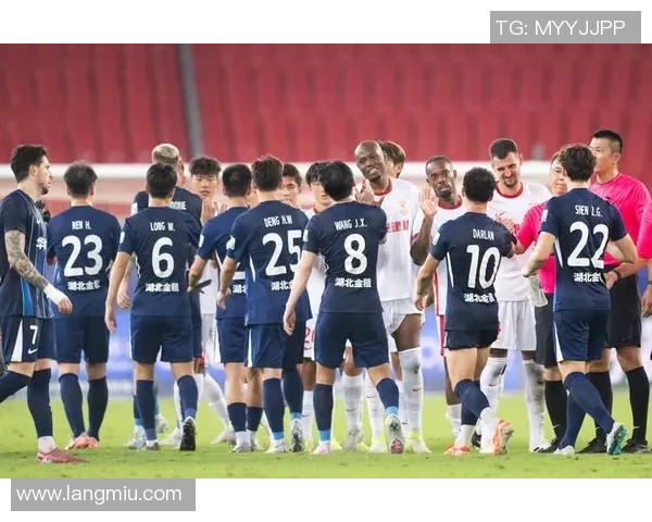 武汉足球队与广州足球队实力对比赛后分析与总结