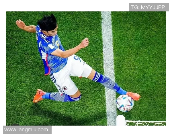 田亮足球明星身份揭秘他与足球的故事与成就分析 田亮足球明星身份揭秘他与足球的故事与成就分析